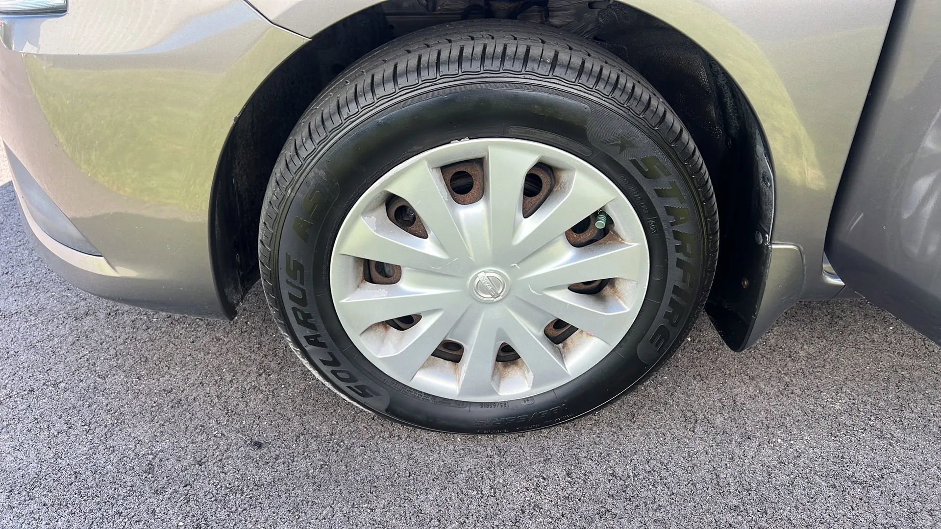 Used 2016 Nissan Versa SV image 28