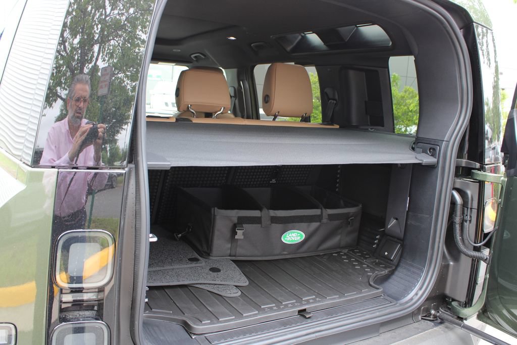 New 2026 Land Rover Defender 110 S AWD/4WD image 14