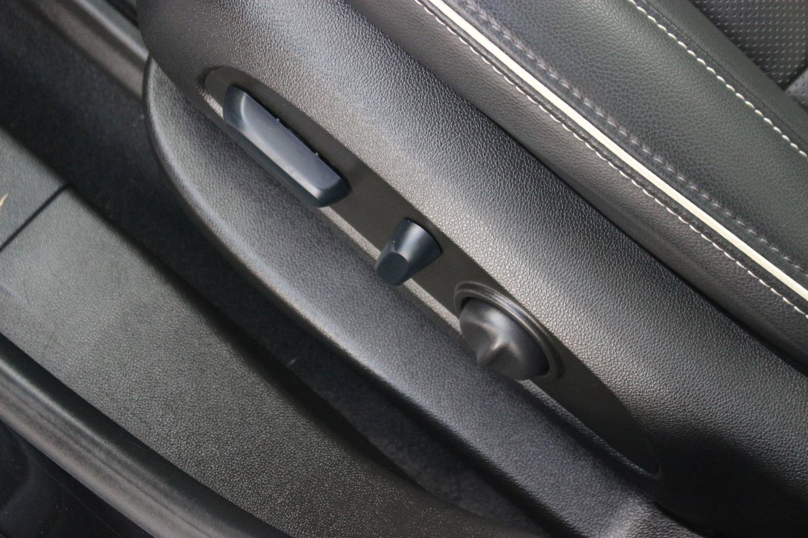 Used 2023 GMC Acadia Denali w/ Black Diamond Edition image 18