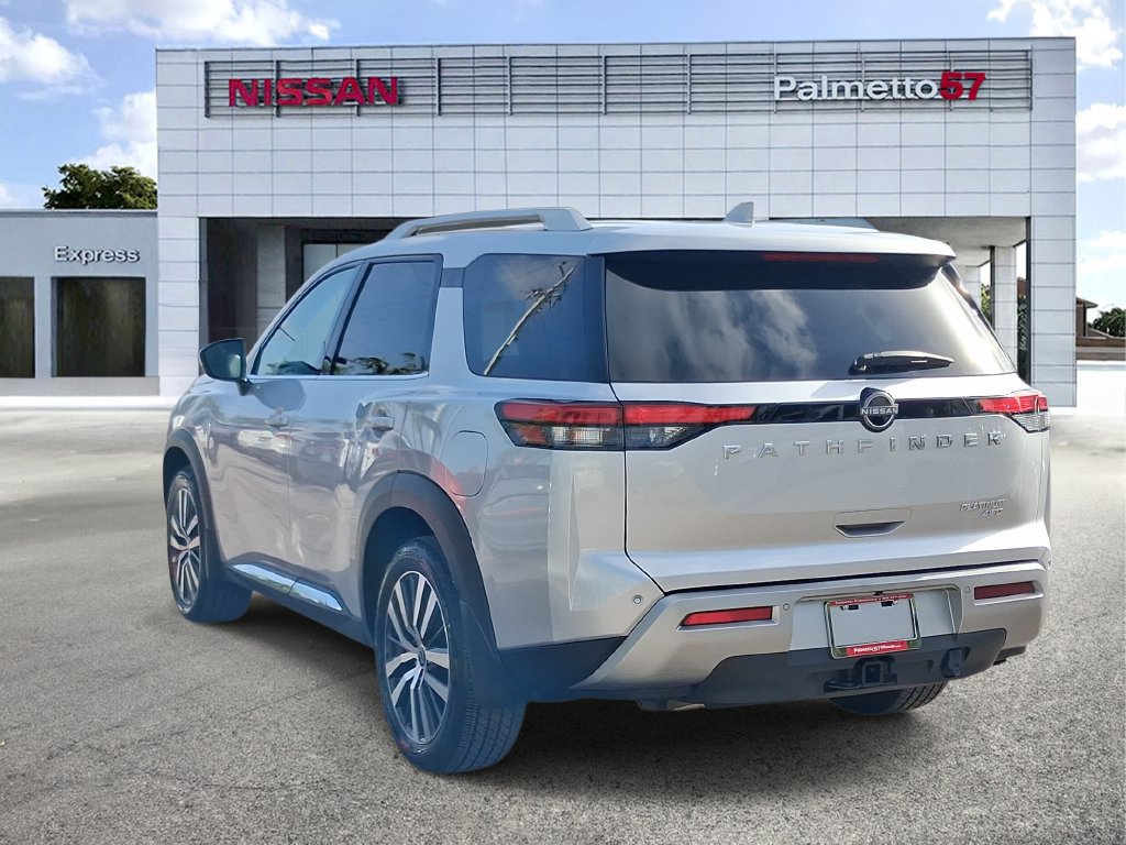 Used 2022 Nissan Pathfinder Platinum w/ Cargo Package AWD/4WD image 4