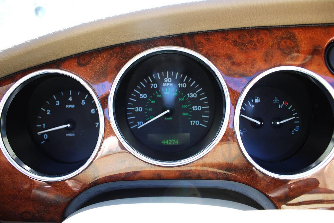 Used 2004 Jaguar XK8 Convertible image 18