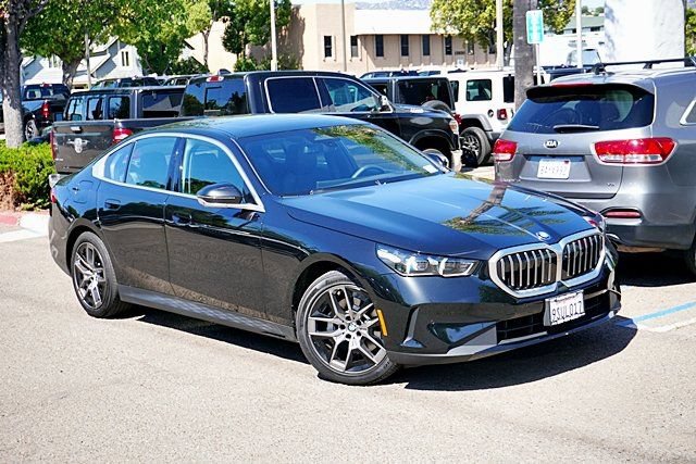 Used 2026 BMW 530i w/ Premium Package RWD image 3