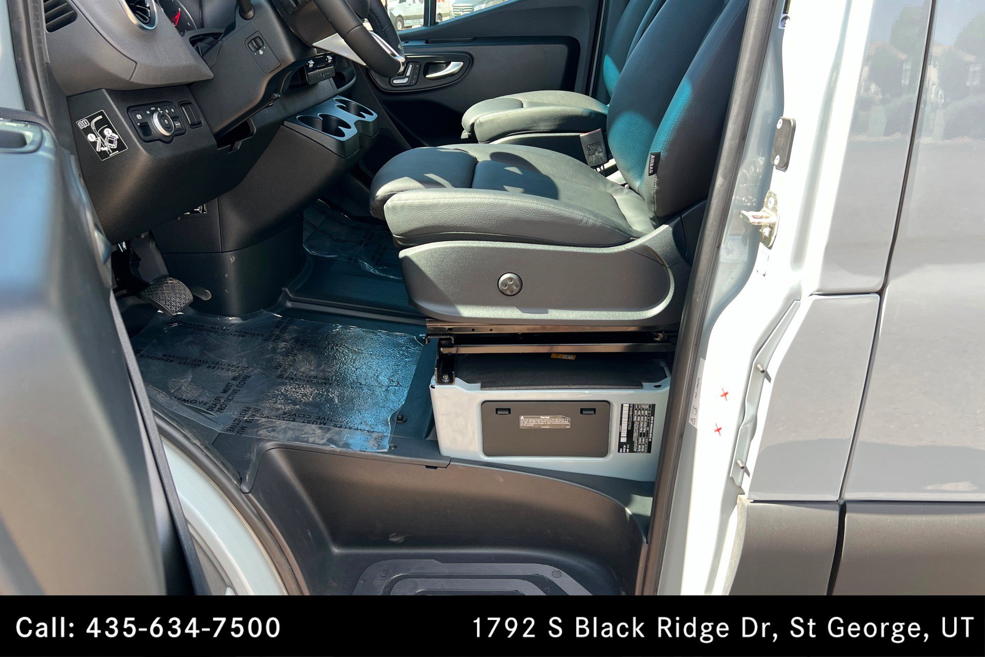 Used 2025 Mercedes-Benz Sprinter 2500 image 17