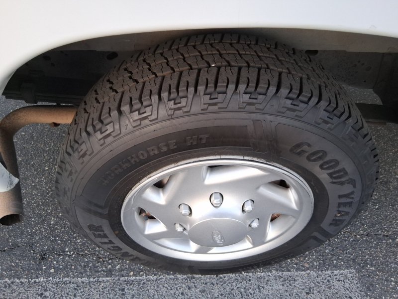 Used 2013 Ford E-150 and Econoline 150 RWD image 16