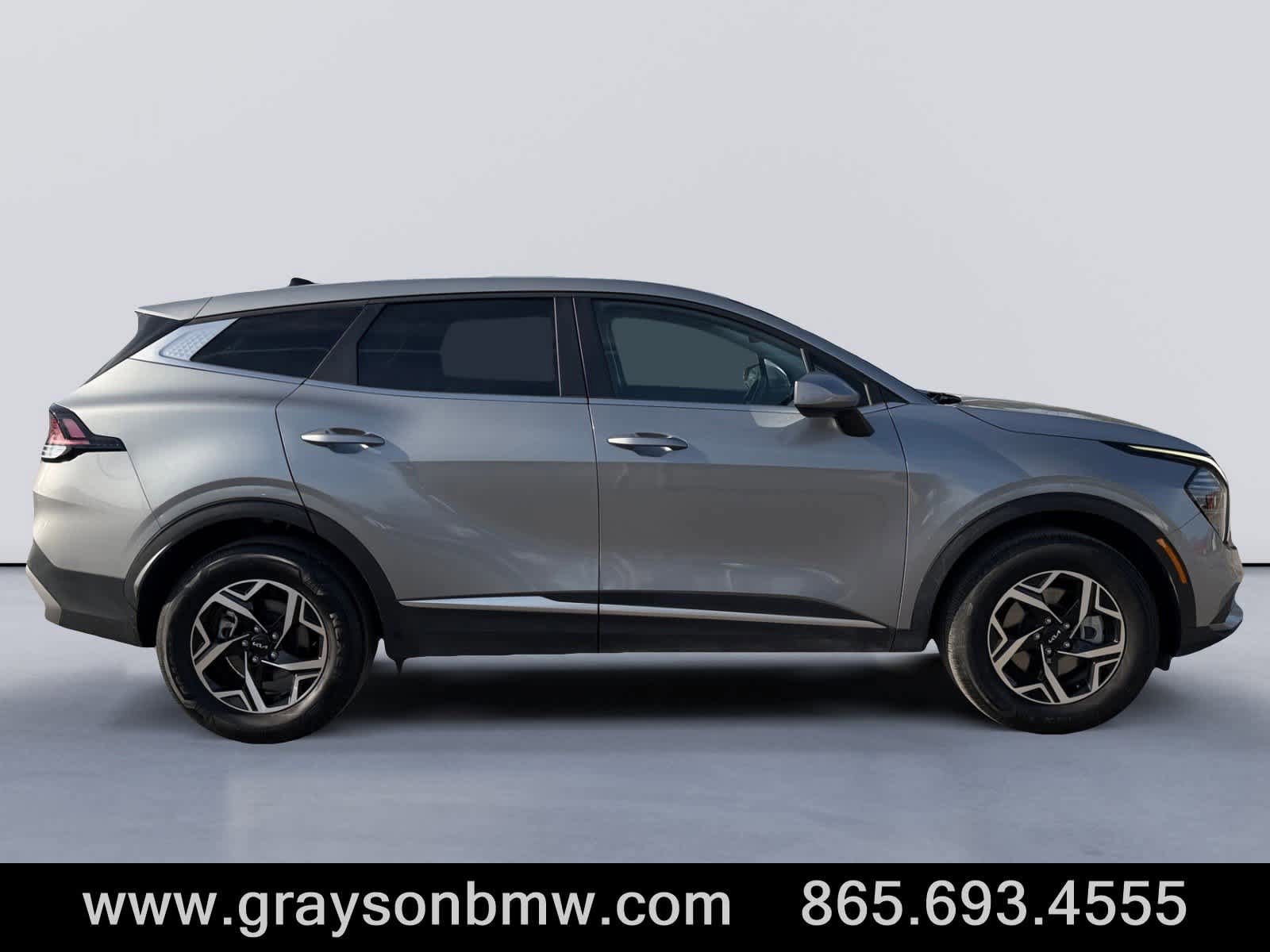 Used 2024 Kia Sportage LX image 2