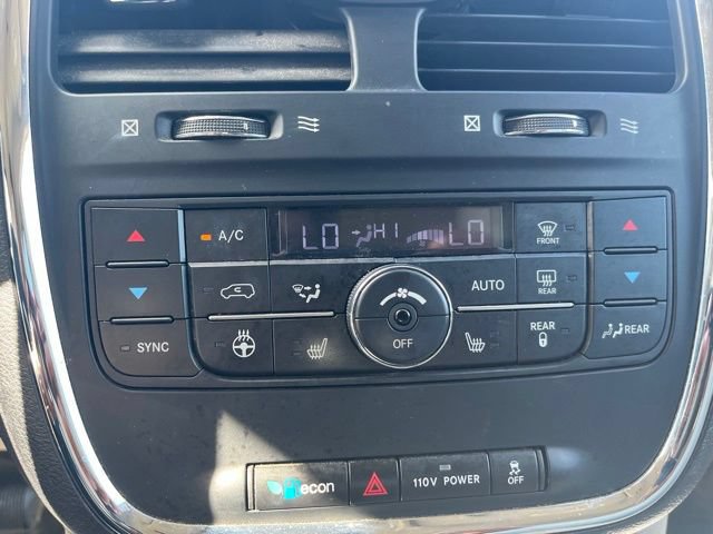 Used 2012 Chrysler Town & Country Touring-L w/ Entertainment Group #2 FWD image 23