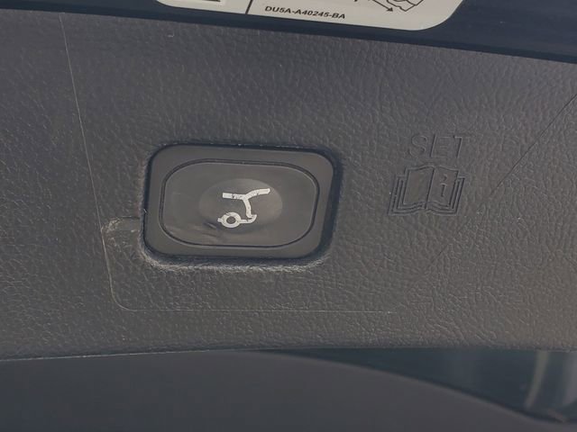 Used 2017 Ford Edge Titanium w/ Technology Package image 38