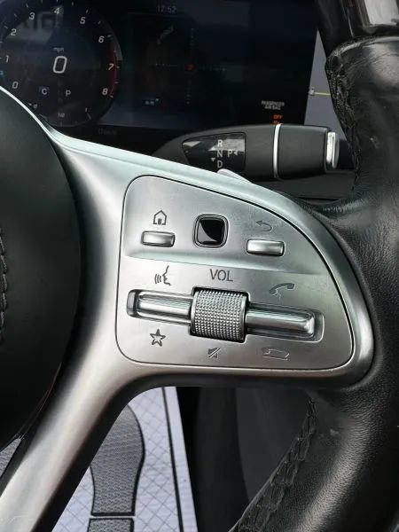 Used 2018 Mercedes-Benz S 450 Sedan image 32