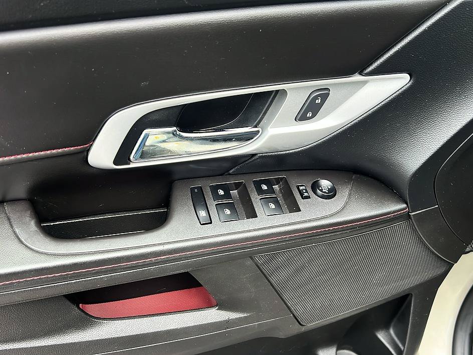 Used 2015 GMC Terrain SLE AWD/4WD image 25