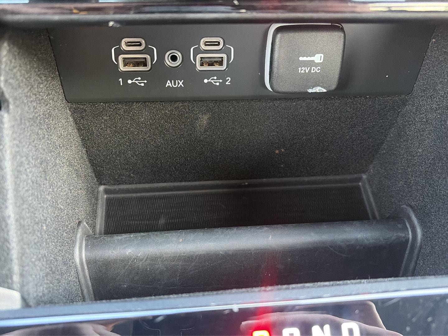 Used 2023 Jeep Grand Cherokee Laredo AWD/4WD image 24