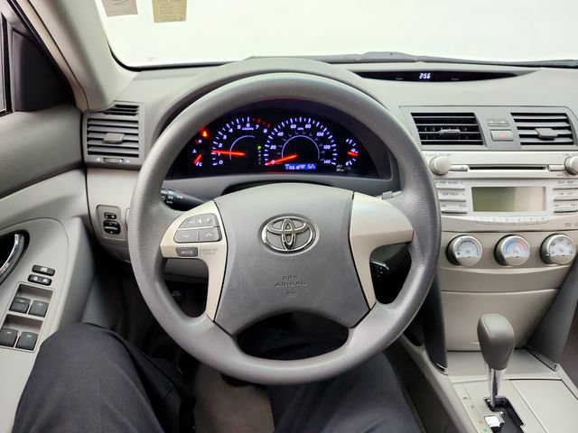 Used 2011 Toyota Camry LE FWD image 23