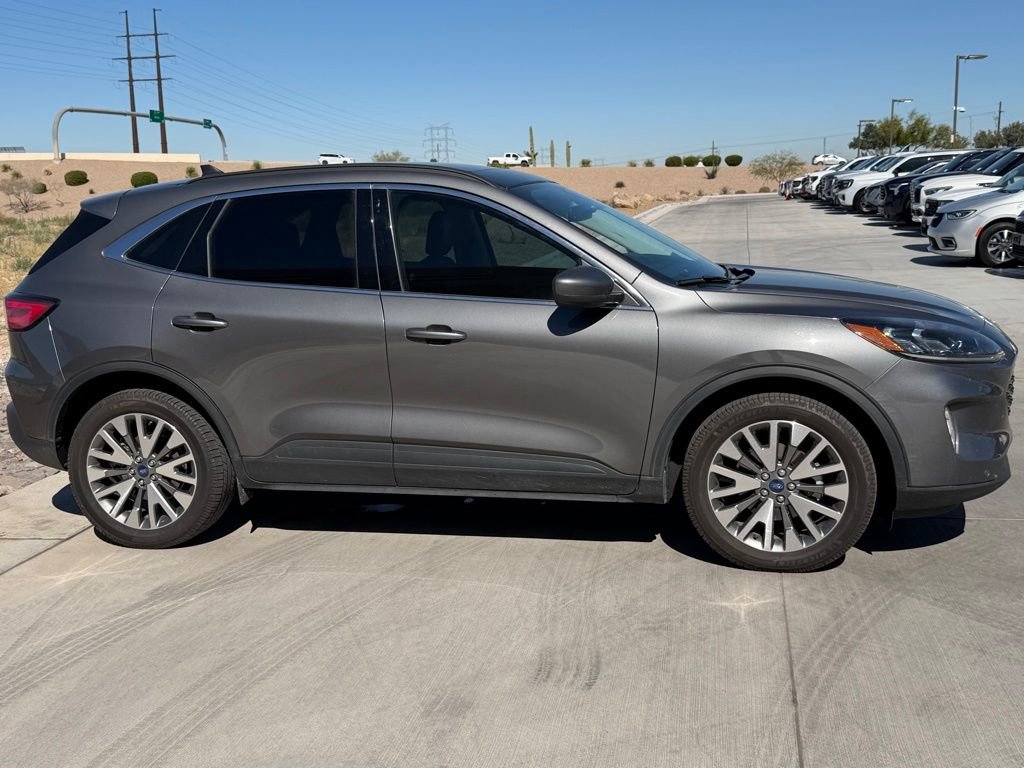 Used 2022 Ford Escape Titanium w/ Class II Trailer Tow Package image 5