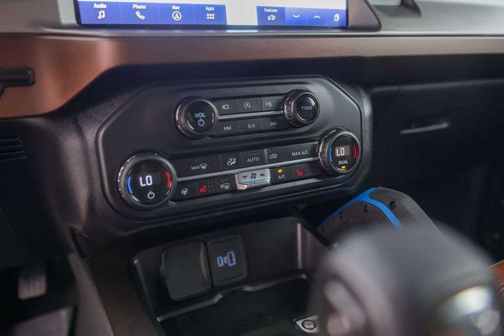 Used 2023 Ford Bronco Outer Banks AWD/4WD image 21