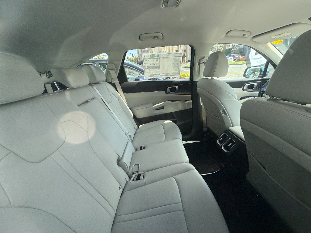 New 2026 Kia Sorento EX FWD image 9