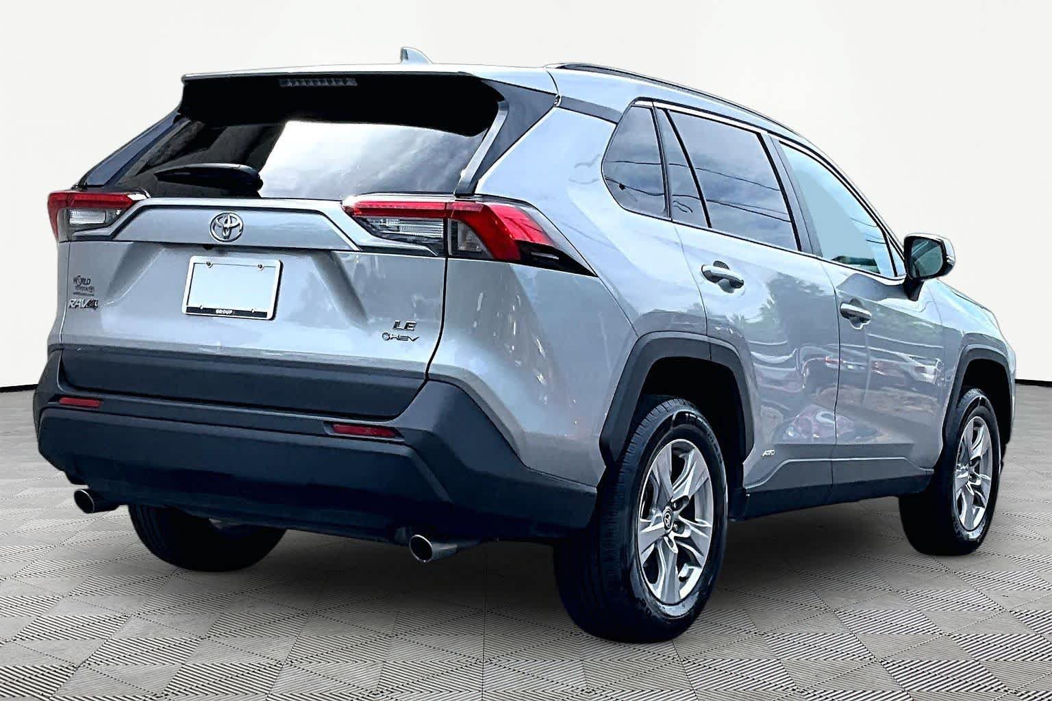 Certified 2025 Toyota RAV4 LE AWD/4WD image 13