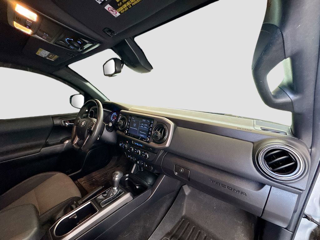 Used 2022 Toyota Tacoma TRD Off-Road w/ Technology Package AWD/4WD image 22
