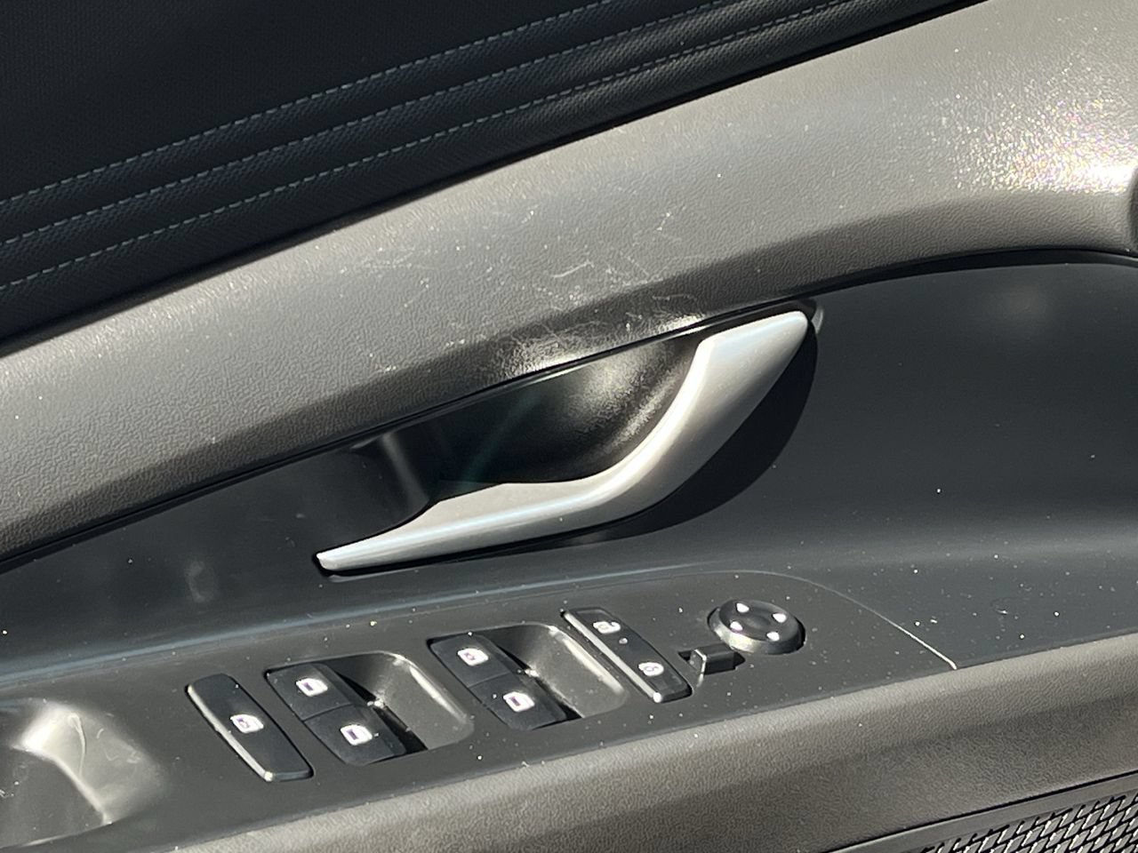 Used 2024 Hyundai Elantra Limited FWD image 21