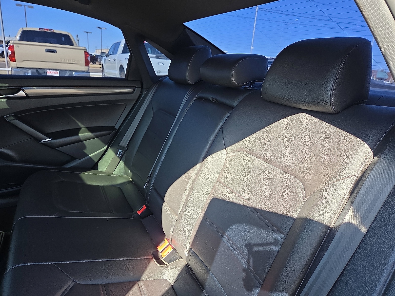 Used 2021 Volkswagen Passat 2.0T R-Line image 9