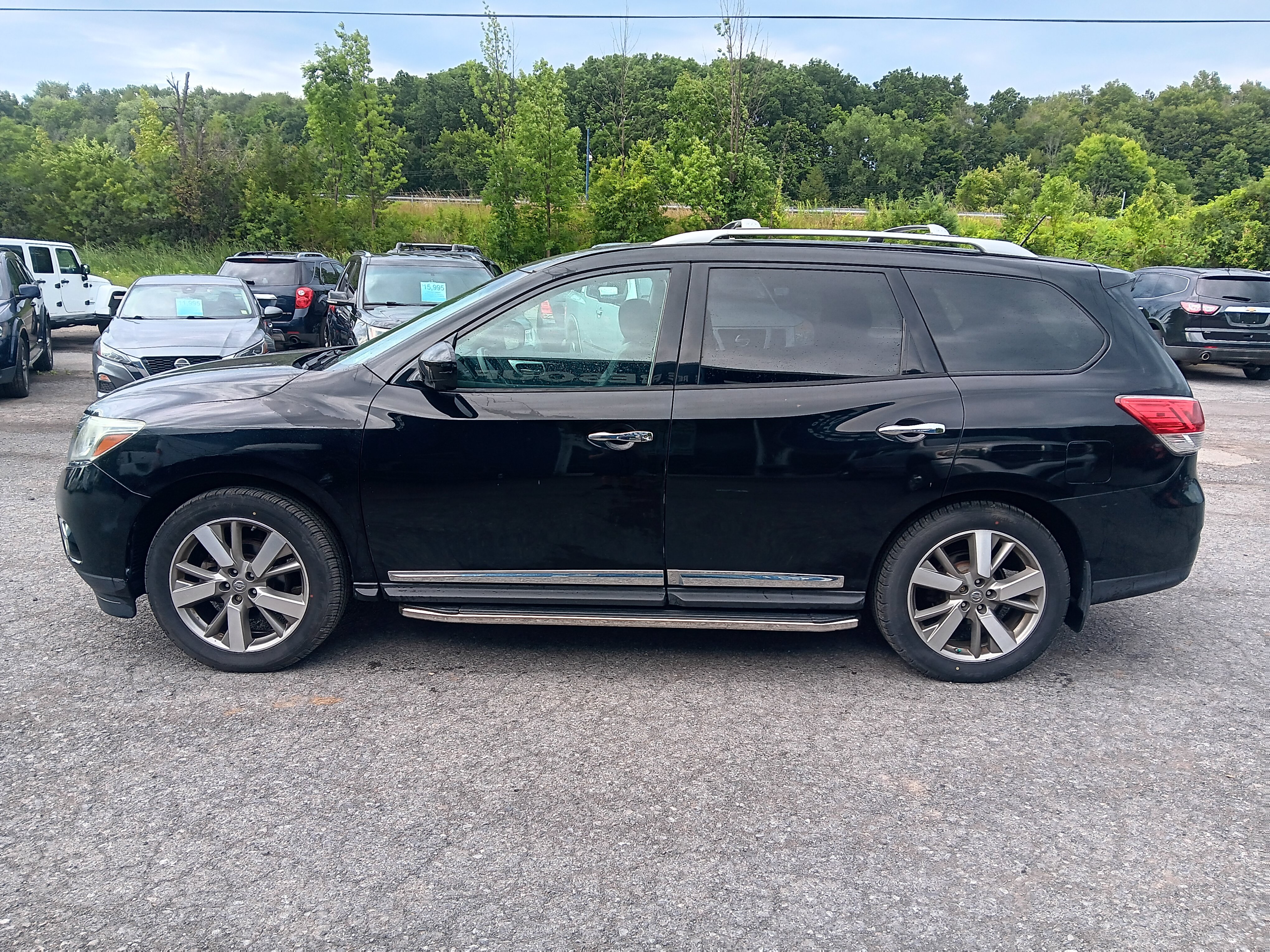 Used 2014 Nissan Pathfinder Platinum w/ Platinum Premium Package AWD/4WD image 2