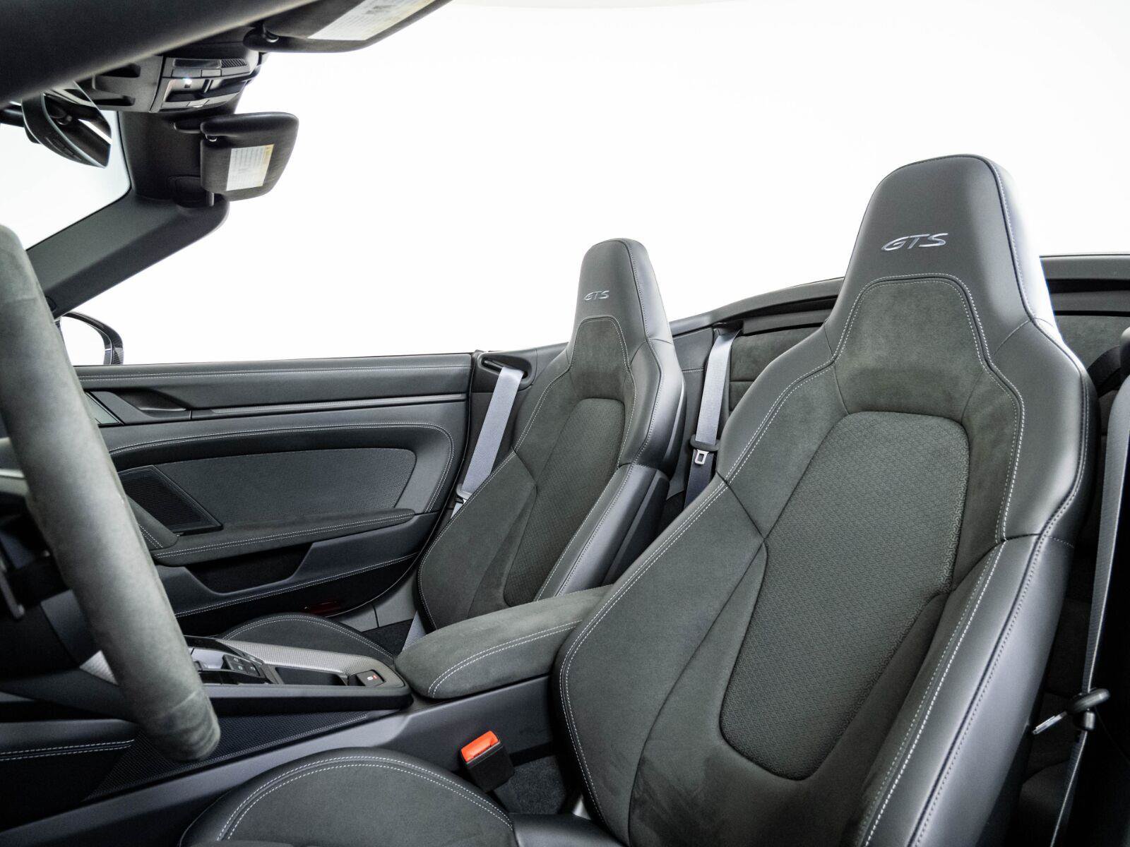 Certified 2025 Porsche 911 Carrera 4 GTS AWD/4WD image 5