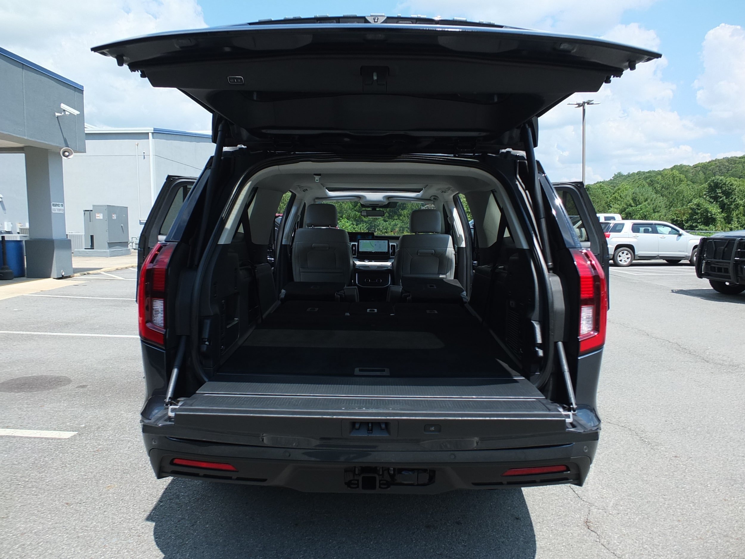 Used 2025 Ford Expedition Max Active RWD image 18