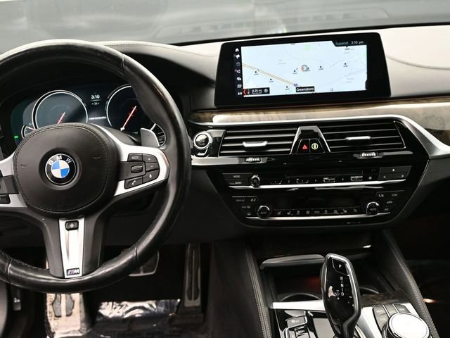 Used 2018 BMW M550i xDrive image 15