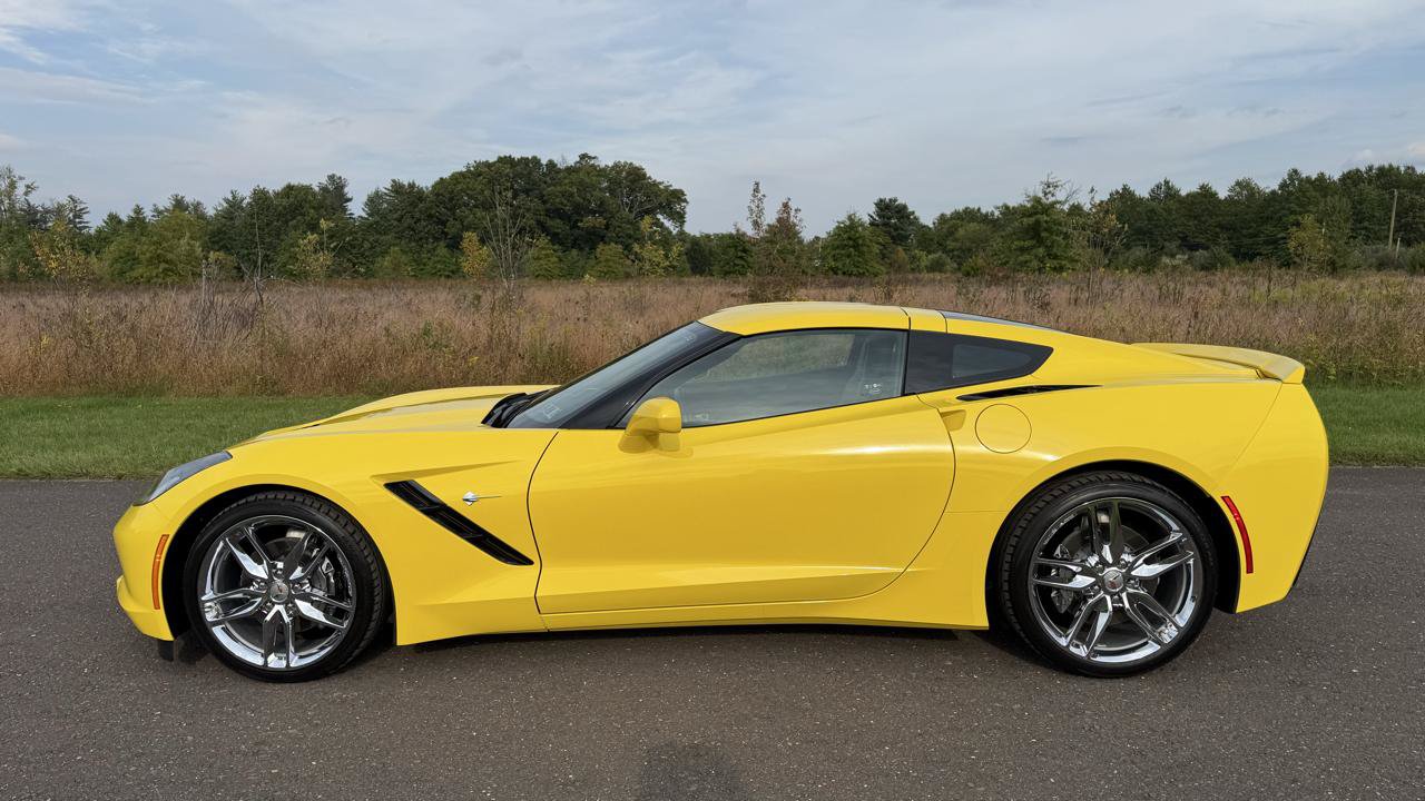 Used 2016 Chevrolet Corvette Stingray Coupe RWD image 5
