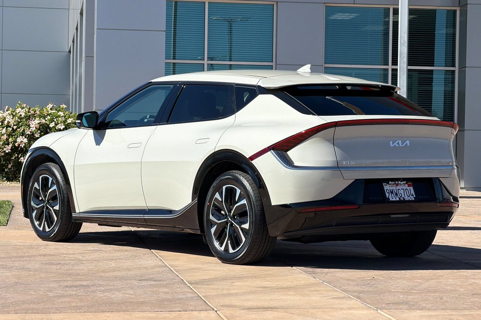Used 2024 Kia EV6 Wind w/ Wind Technology Package AWD/4WD image 6