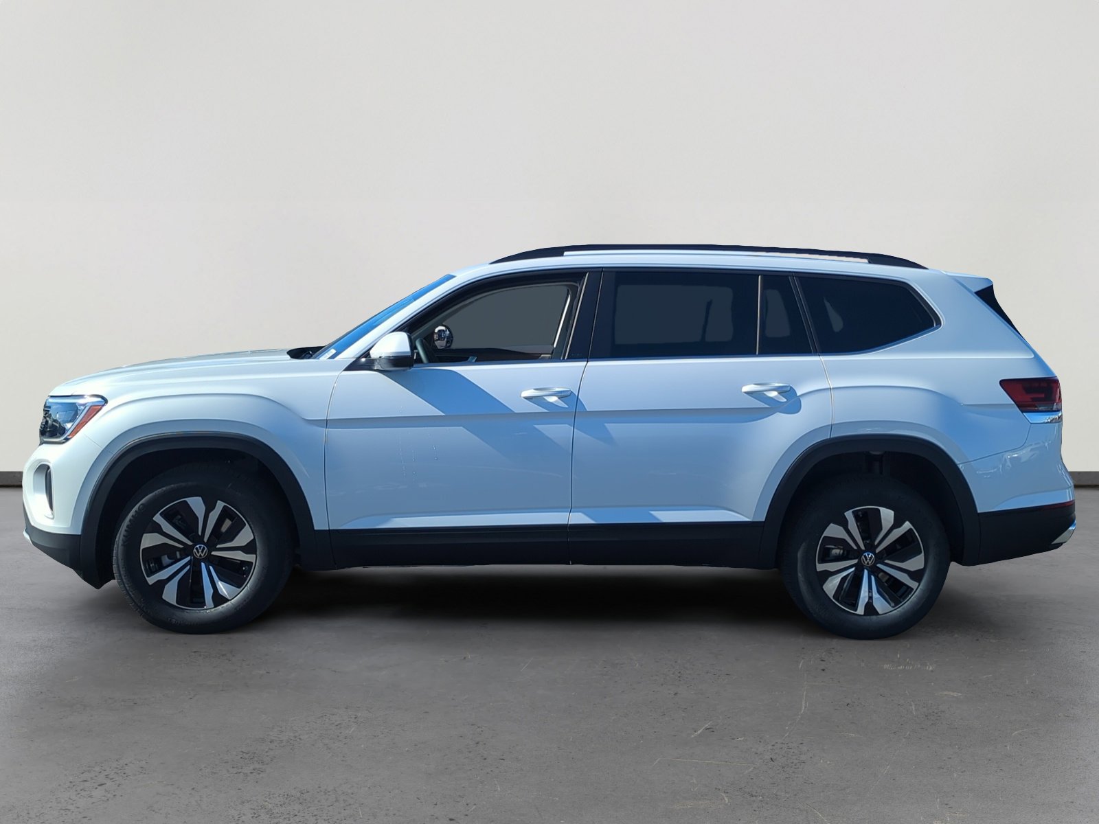 New 2026 Volkswagen Atlas SE FWD image 2