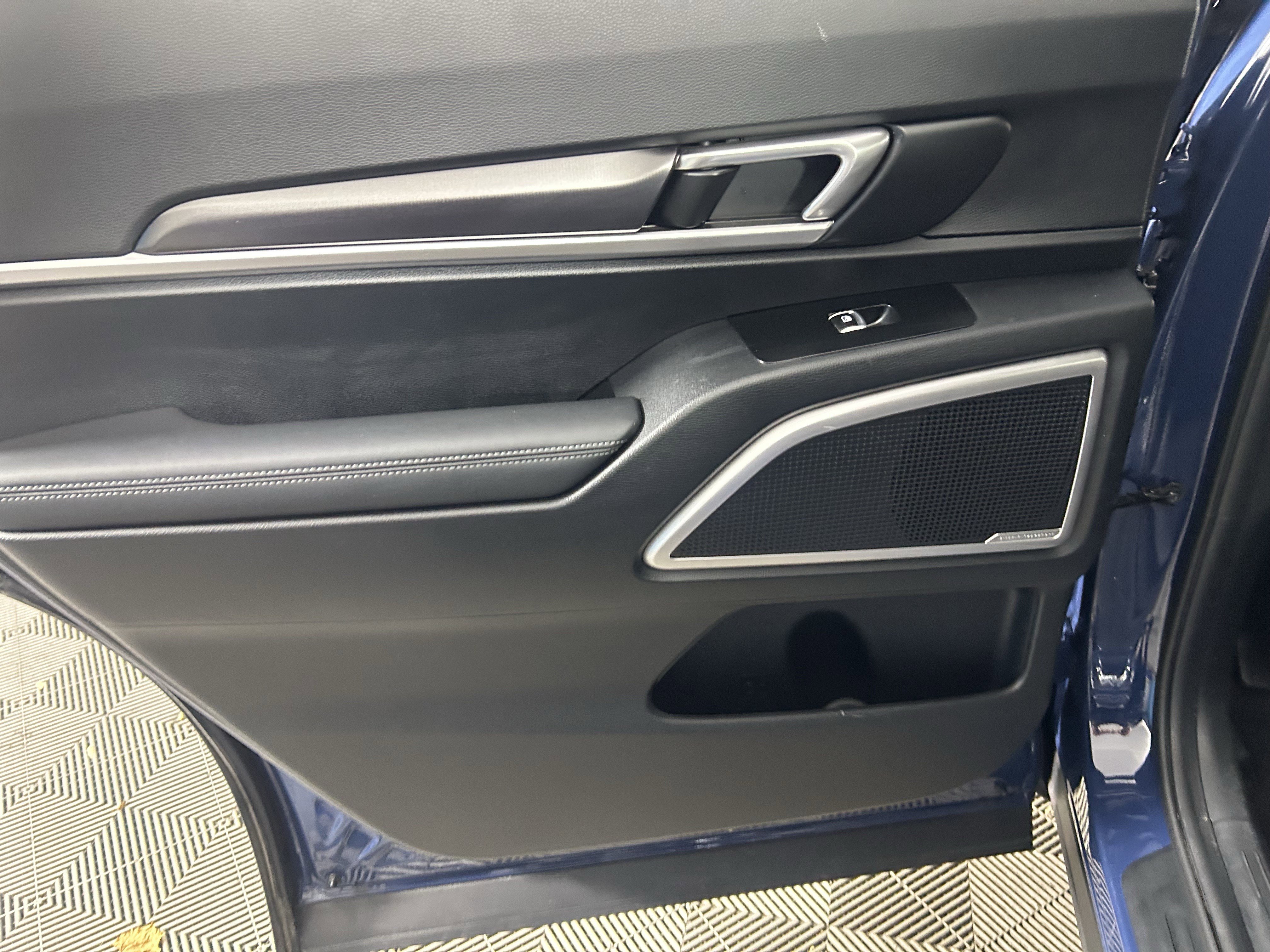 Certified 2025 Kia Telluride S image 38