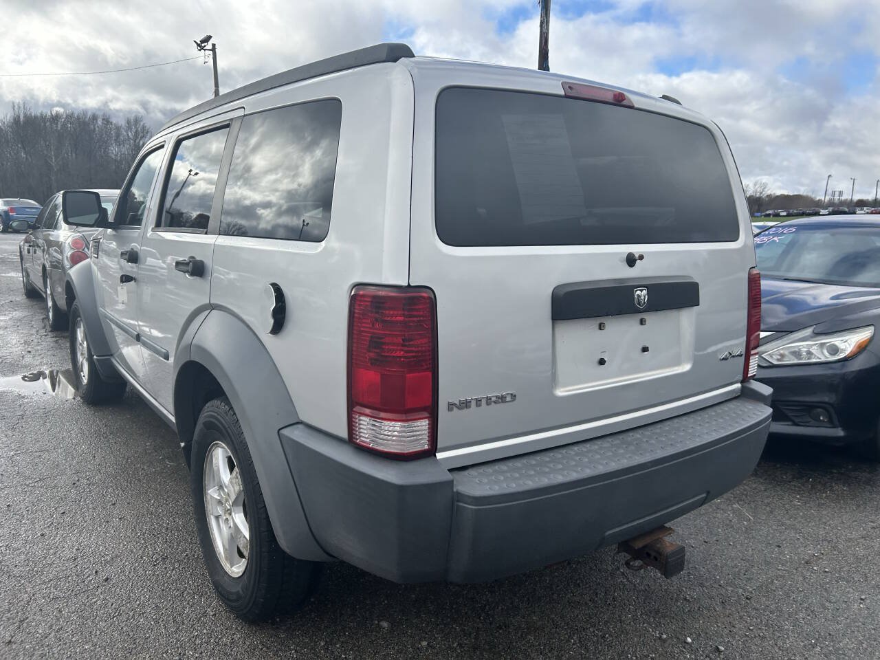 Used 2007 Dodge Nitro SXT AWD/4WD image 4