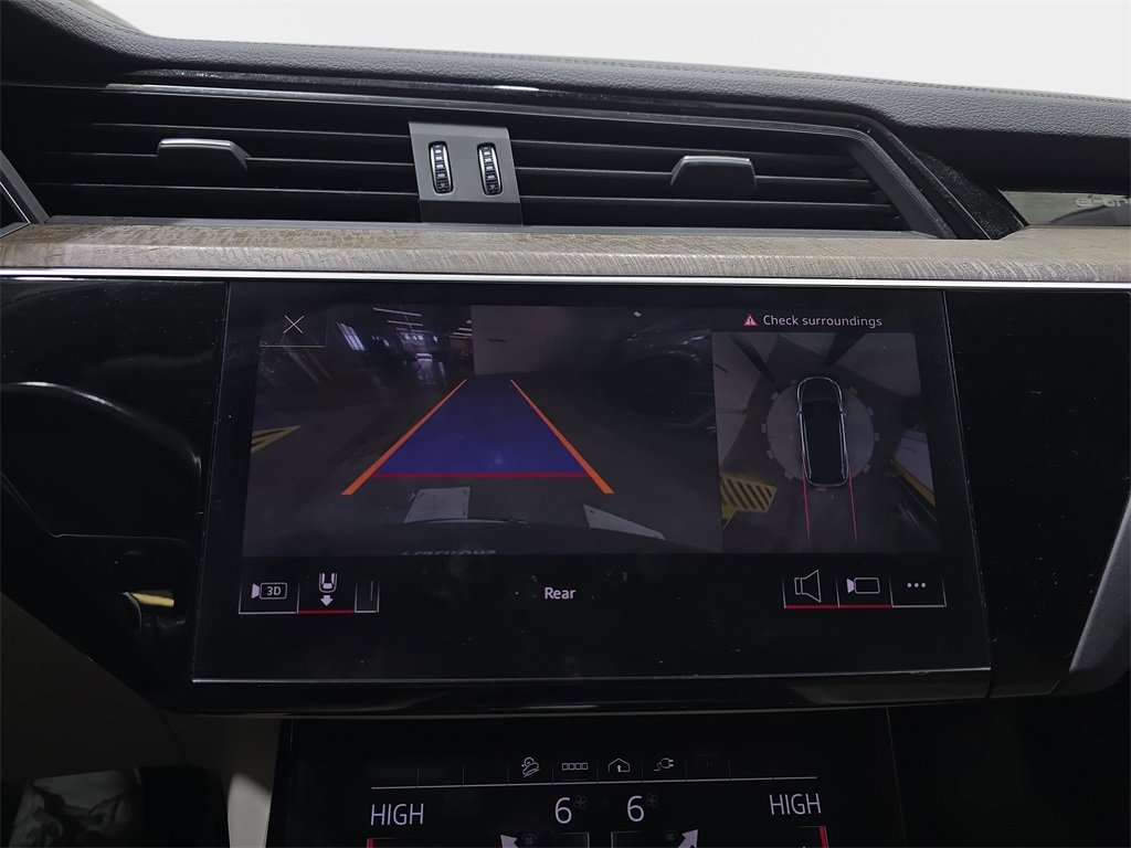 Used 2021 Audi e-tron Premium Plus w/ Premium Plus Package image 23