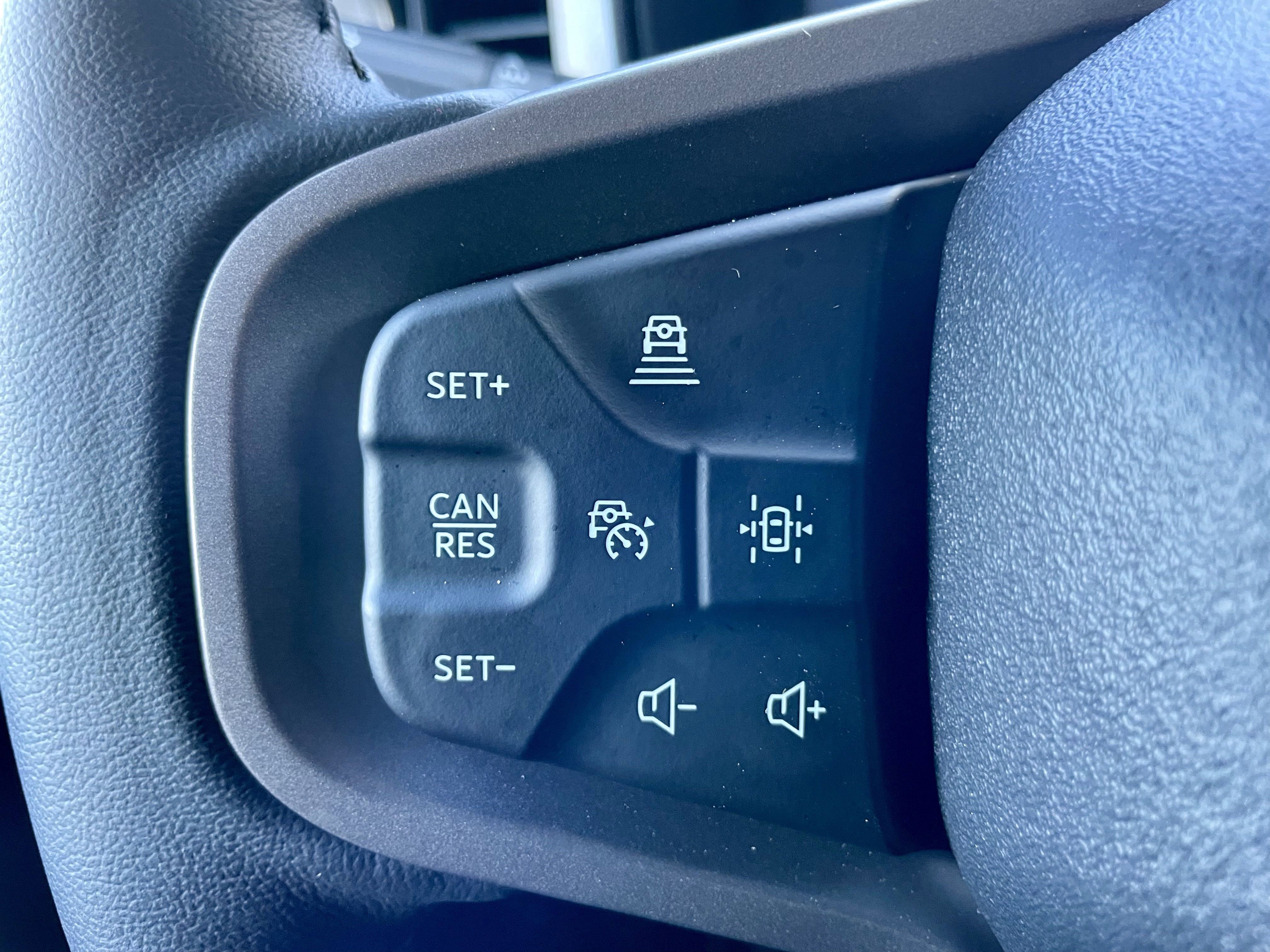 Used 2025 Ford Bronco Badlands image 22