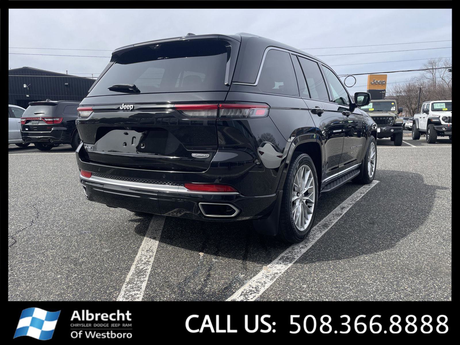 Used 2023 Jeep Grand Cherokee Summit w/ Adv Protech Group IV image 5