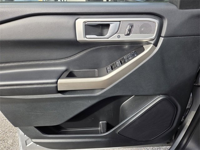 Used 2023 Ford Explorer Limited image 28