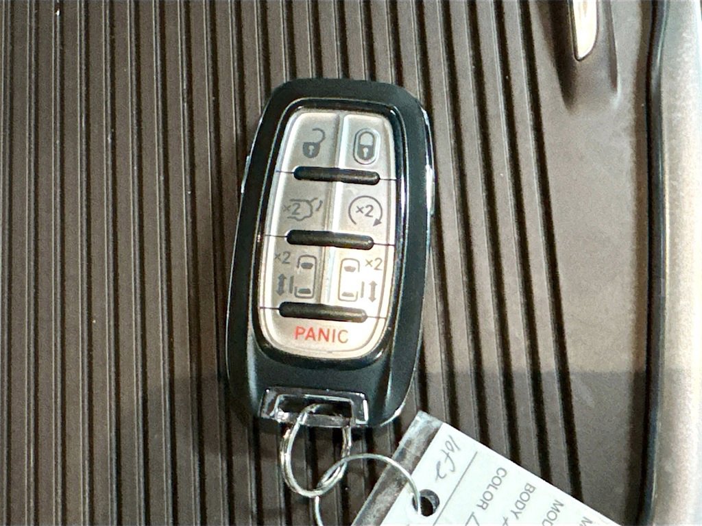 Used 2019 Chrysler Pacifica Touring-L Plus image 34