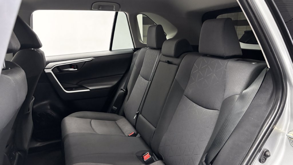 Certified 2025 Toyota RAV4 XLE AWD/4WD image 30