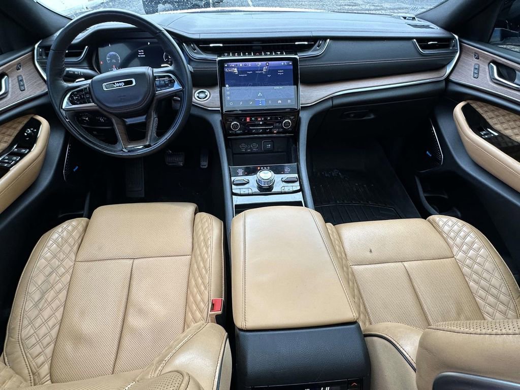 Used 2023 Jeep Grand Cherokee L Summit w/ High Altitude Package image 14