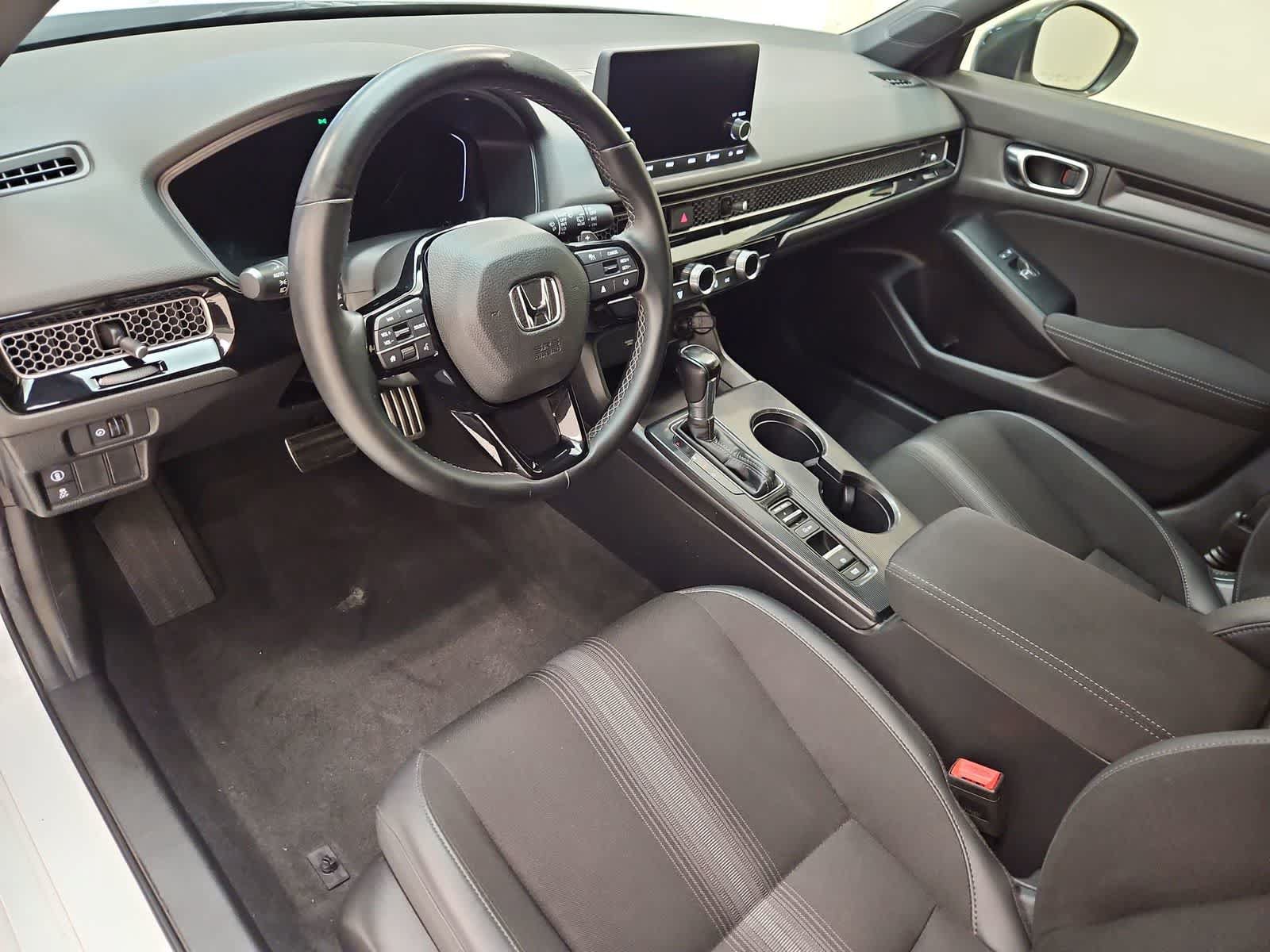 Used 2023 Honda Civic Sport image 2