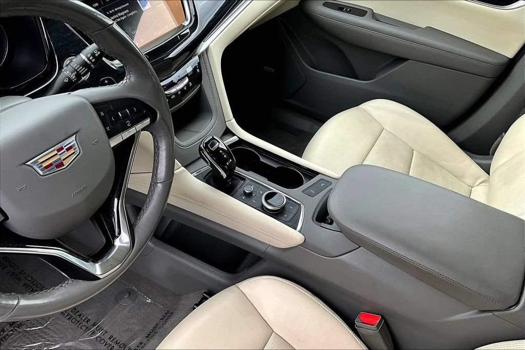 Certified 2024 Cadillac XT6 Premium Luxury w/ Technology Package AWD/4WD image 18
