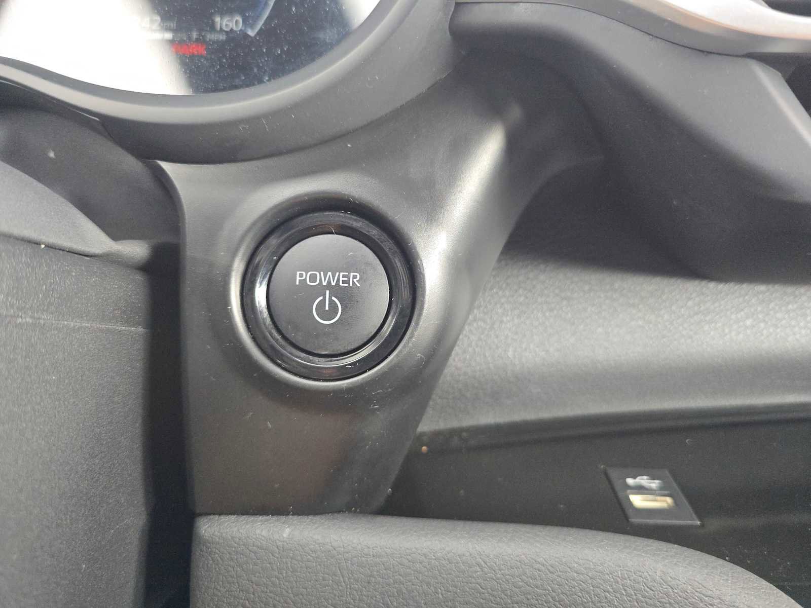 Used 2025 Toyota Sienna Platinum image 32