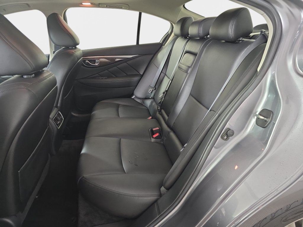 Used 2019 INFINITI Q50 Luxe w/ Essential Package (3.0T Luxe) AWD/4WD image 16