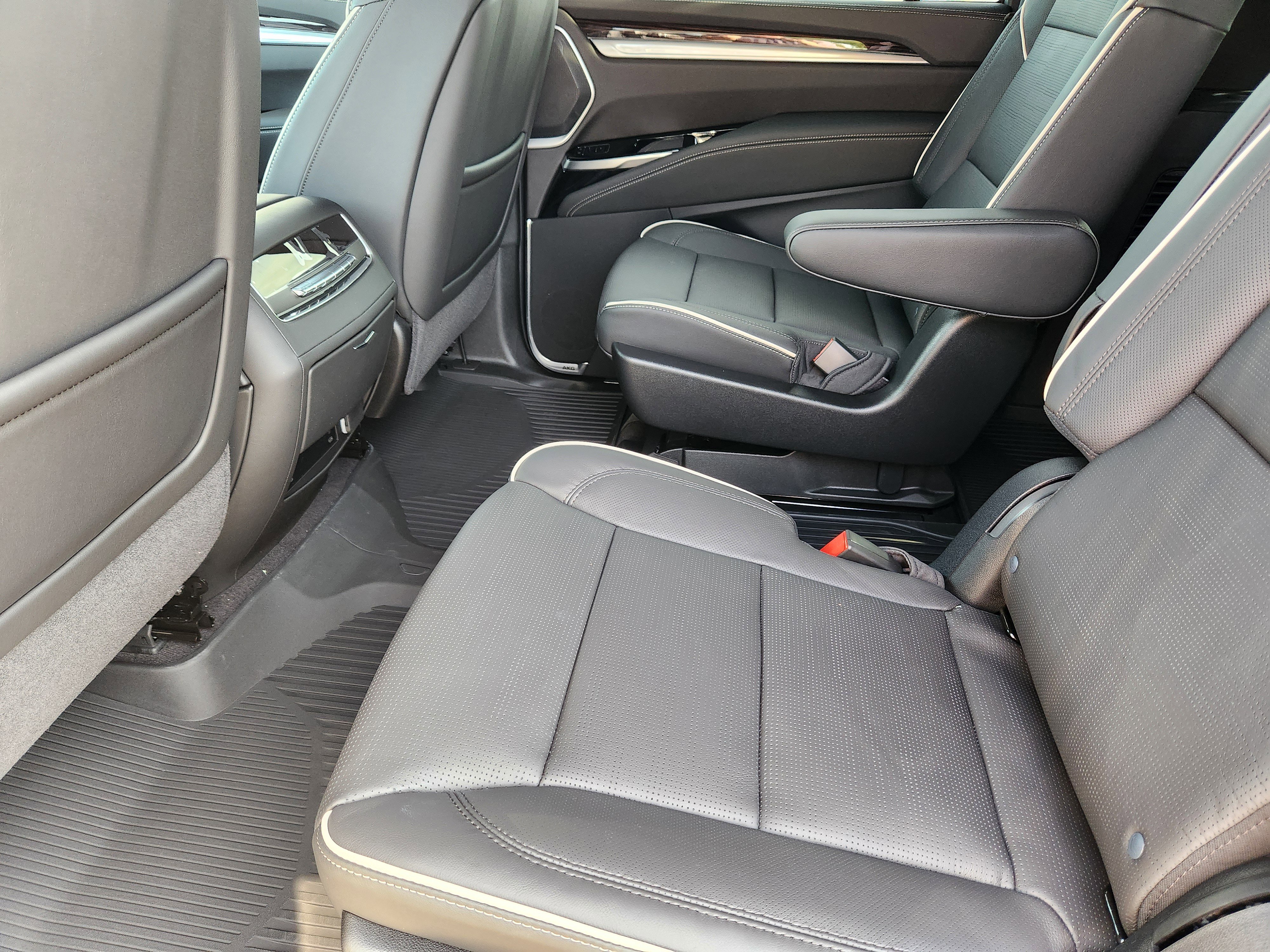 New 2026 Cadillac Escalade ESV Luxury w/ Touring Package image 22