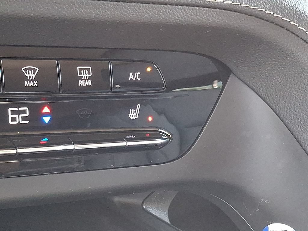 Used 2023 Buick Envision Essence AWD/4WD image 22