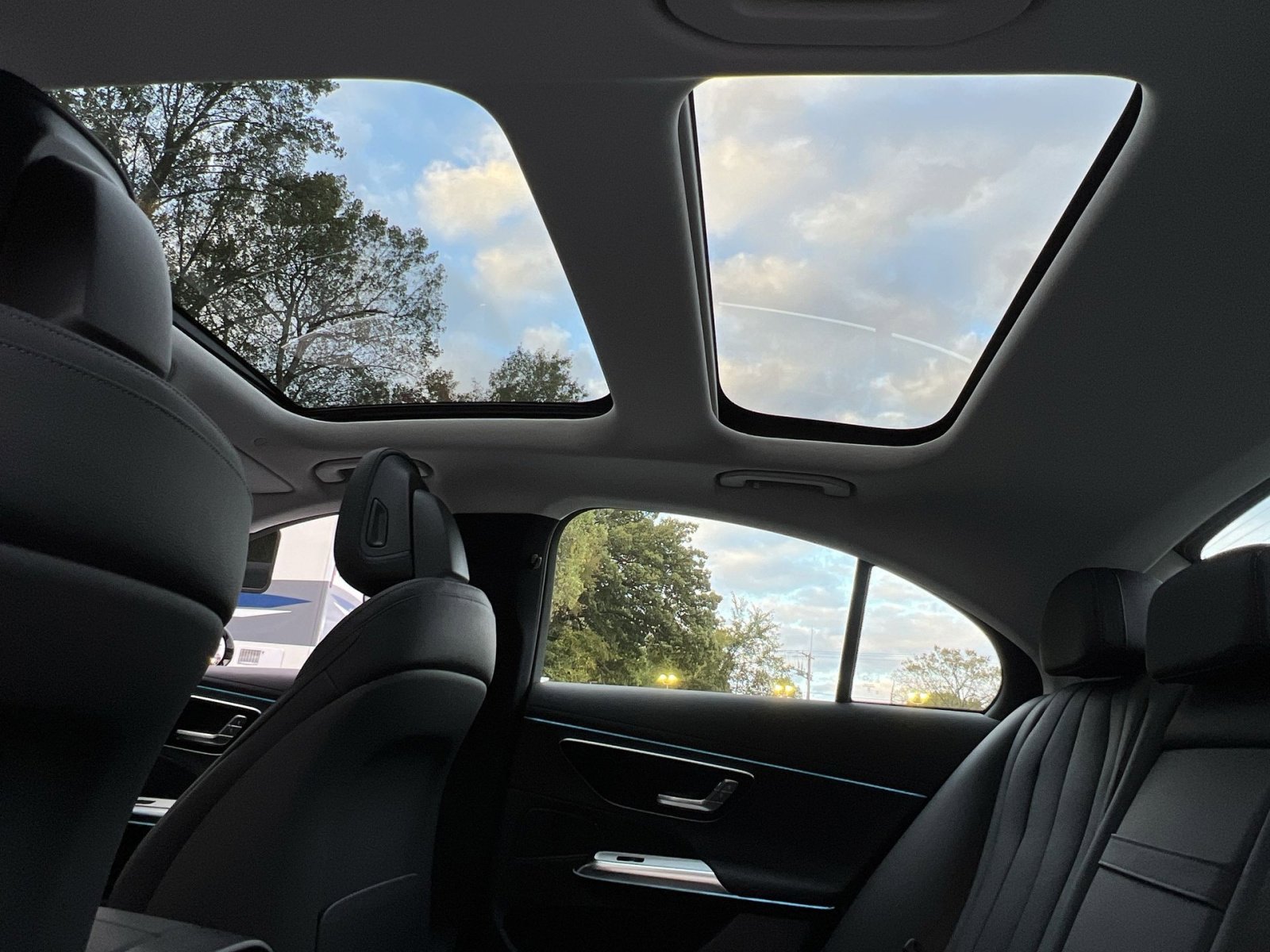 New 2026 Mercedes-Benz E 350 4MATIC Sedan image 23