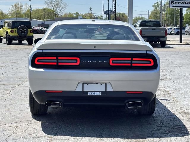 Used 2020 Dodge Challenger SXT RWD image 27