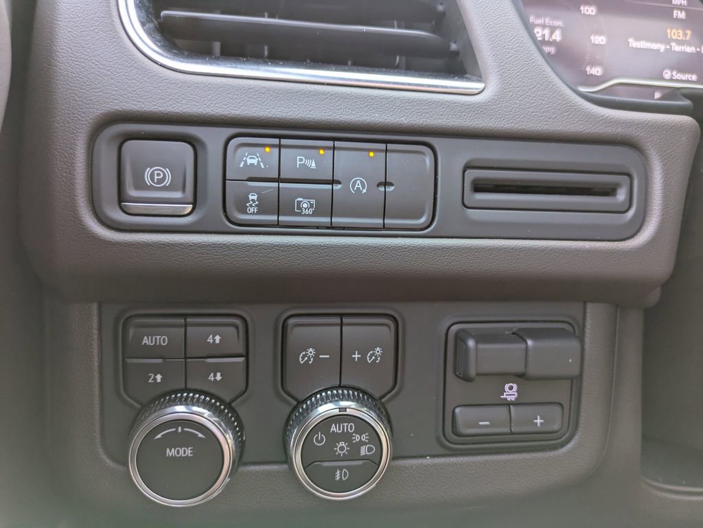 Used 2023 GMC Yukon XL SLT w/ SLT Premium Package image 22