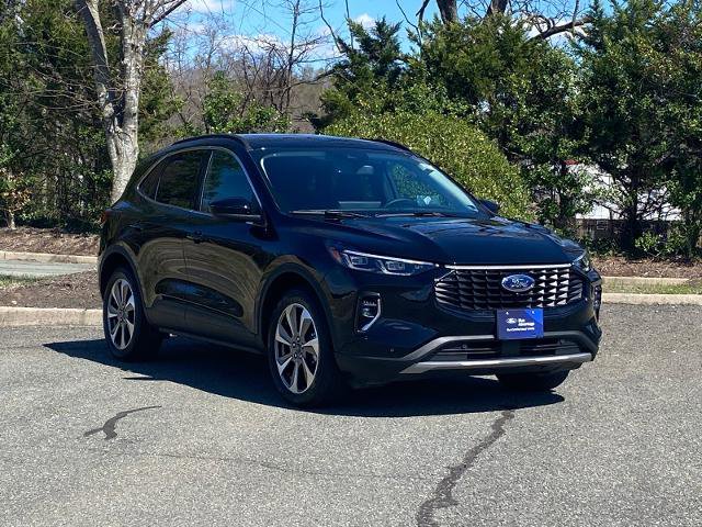 Certified 2023 Ford Escape Platinum w/ Premium Technology Package image 2