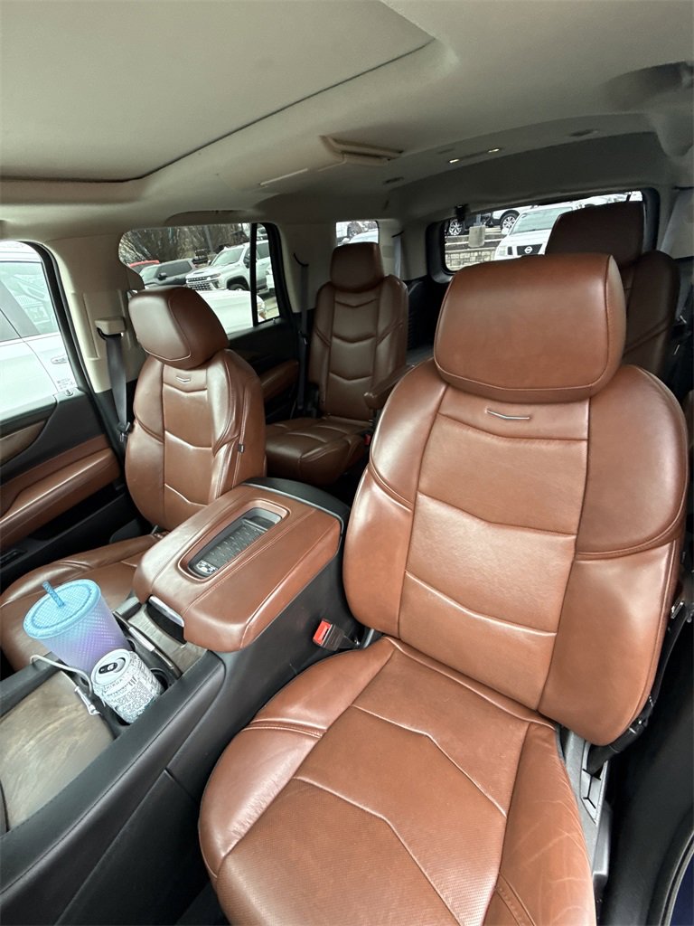 Used 2017 Cadillac Escalade Luxury image 7