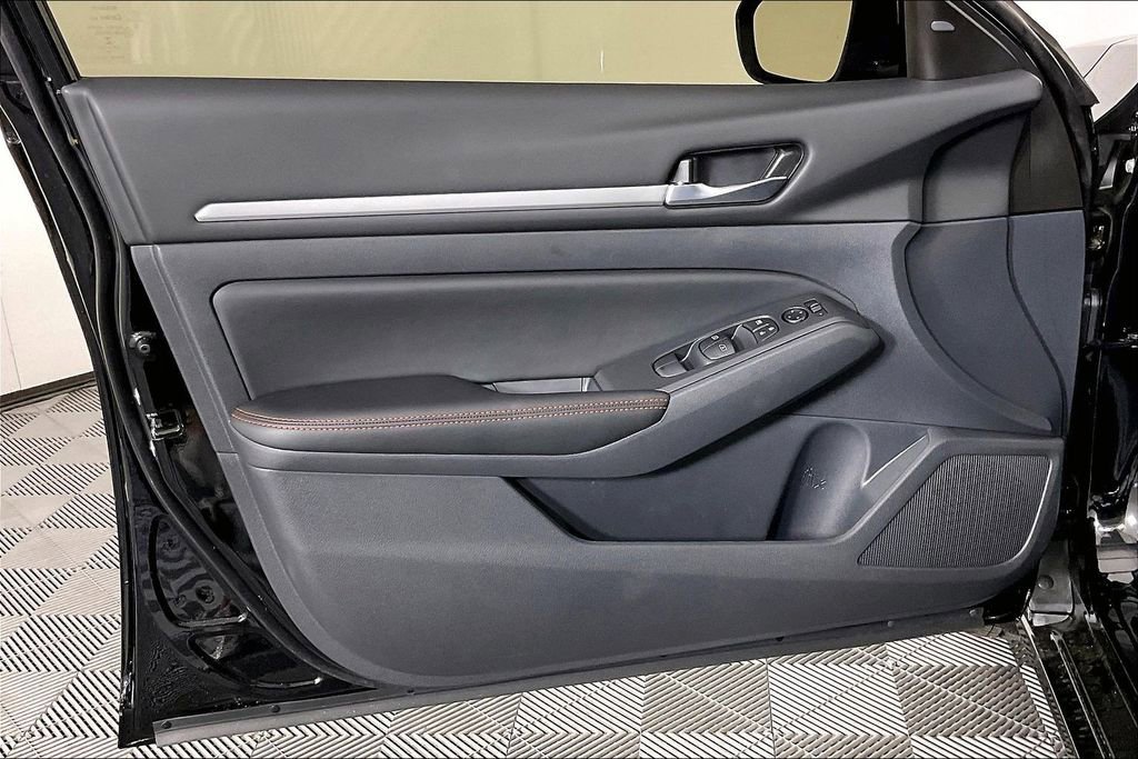 New 2026 Nissan Altima 2.5 SR w/ SR Premium Package image 41